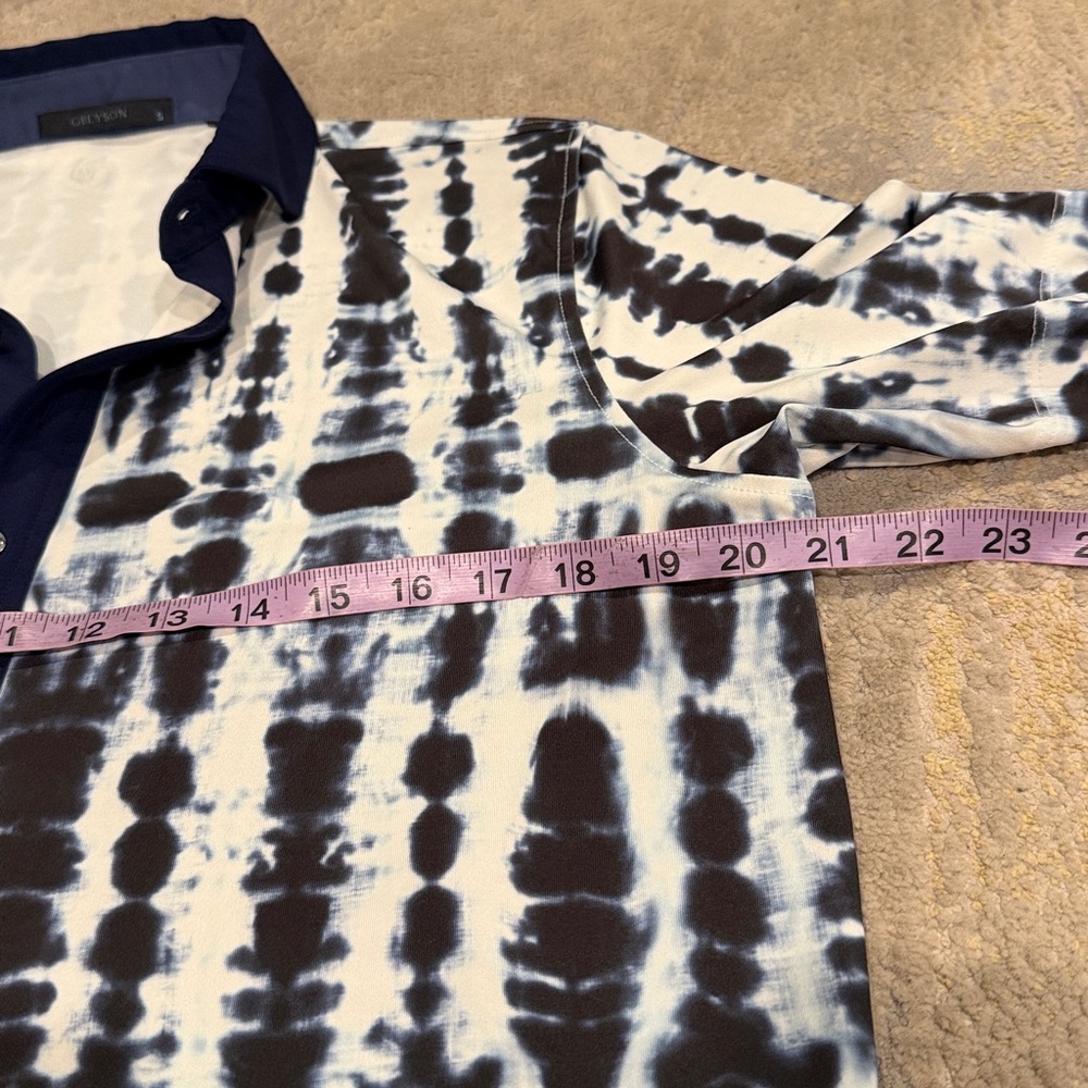 Greyson
Shibori Polo Maltese Blue size S in like new condition - Picture 5 of 9